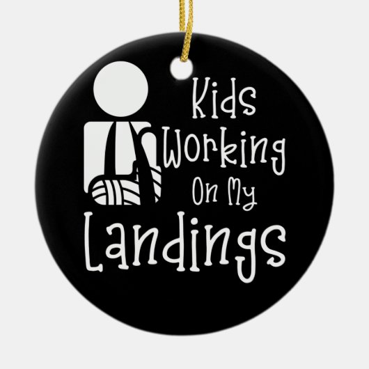 壊れた腕の子供たちがまだ着陸に取り組んでいる セラミックオーナメント (正面)