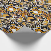 壊れた芸術的タイルのコラージュ – 茶色の青い黒 ラッピングペーパー (角)