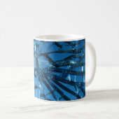壊れた青いガラス コーヒーマグカップ (正面右)