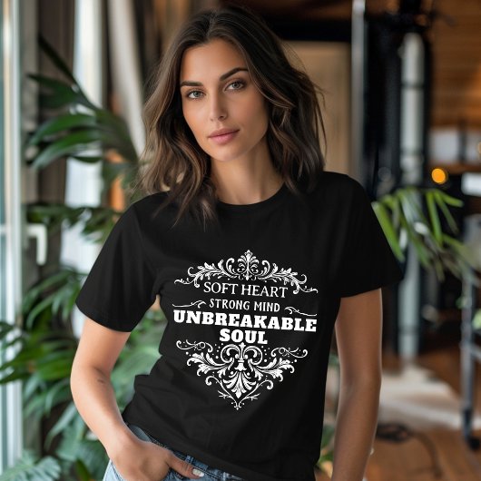 壊れない魂を持つ女性のためのヴィンテージ トライブレンドTシャツ