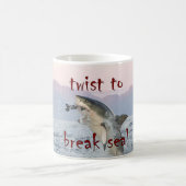 壊れ目シール-鮫のマグへのねじれ コーヒーマグカップ (中央)