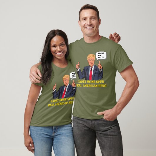 士官候補生の骨の拍車の実質のアメリカの英雄のTシャツ Tシャツ (ユニセックス)