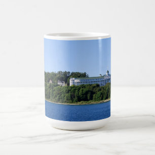壮大なホテル、Mackinacの島、ミシガン州のパノラマ コーヒーマグカップ