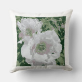 壮大な白い牡丹オン装飾用クッション。 クッション (裏面)