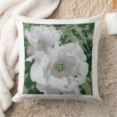 壮大な白い牡丹オン装飾用クッション。 クッション (ブランケット)