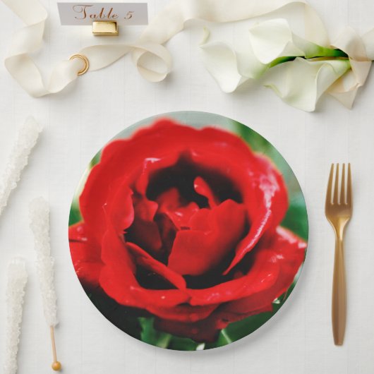 壮大な赤いローズラブ ペーパープレート (ウェディング)