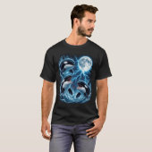 壮大な3頭のシャチ 月の光 海の生命 月 Tシャツ (正面フル)