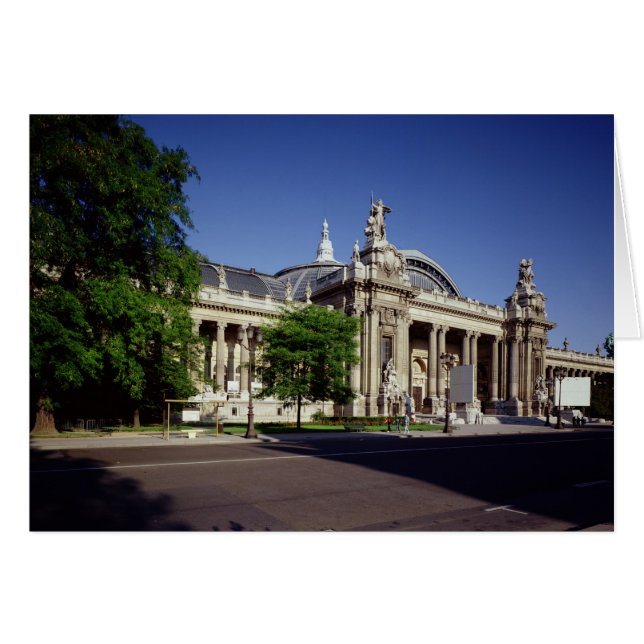 壮大なPalaisの正面 (正面横)