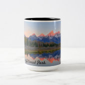 壮大なTetonの国立公園のコーヒー・マグ ツートーンマグカップ (中央)