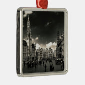 壮大場所、ブリュッセル、ベルギー メタルオーナメント (右)