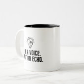 声はエコーではない ツートーンマグカップ (正面左)