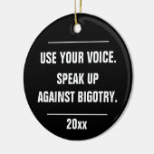 声を大話年に使う セラミックオーナメント (左)