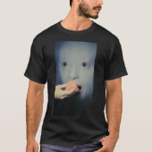 変な赤ちゃんが食べている Tシャツ (正面)