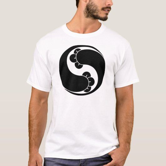 変わった二つ丁字巴 Tシャツ (正面)