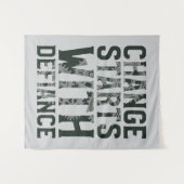 変化はディファイアスタペストリーから始まる タペストリー (正面(横))