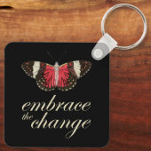 変化を受け入れる – ピンクバタフライ キーホルダー (裏面)
