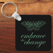 変化を受け入れる – 緑の蝶 キーホルダー (正面)