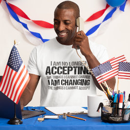 変感動的更に関する政治活動家引用文 Tシャツ