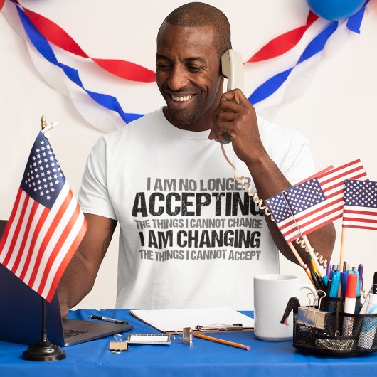 変感動的更に関する政治活動家引用文 Tシャツ