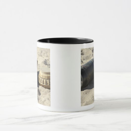 変換されたオーダンスシェルの静的ディスプレイ マグカップ (中央)