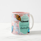 変更なしで蝶はピンクの水のマグを引用しません ツートーンマグカップ (正面右)