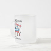 変更によって曇らされるマグのための共和党員 フロストグラスマグカップ (正面左)