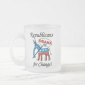 変更によって曇らされるマグのための共和党員 フロストグラスマグカップ (左)