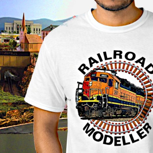 変更文字鉄道モデラーオレンジ色ディーゼル列車 Tシャツ