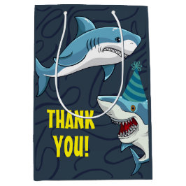 変装したサメの子誕生日 ミディアムペーパーバッグ