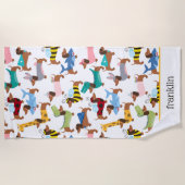 変装したハロウィーン衣装のダッチャンド  ビーチタオル (正面)