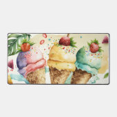 夏おもしろいファンシーアイスクリームコーン デスクマット (正面)