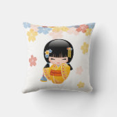 夏こけし人形 – 黄色い着物芸者ガール クッション (裏面)