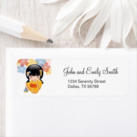 夏こけし人形 – 黄色い着物芸者ガール ラベル (インサイチュ)