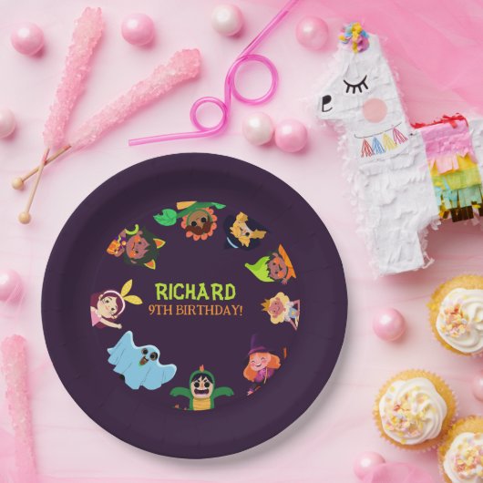 夏のおもしろい歌を着た巨大な黄色いバナナ ペーパープレート (パーティー)