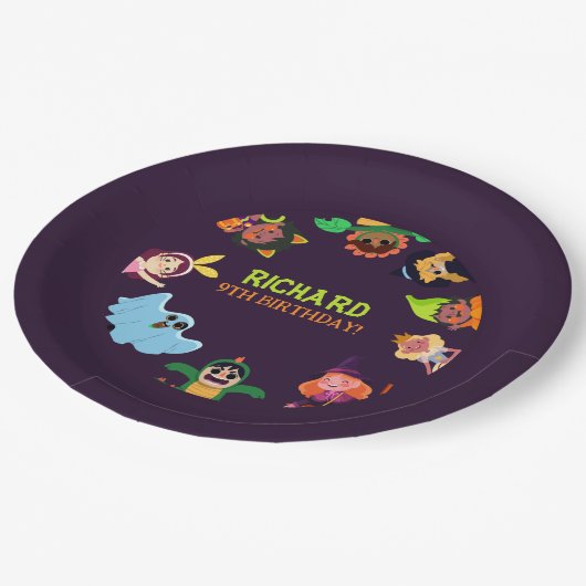 夏のおもしろい歌を着た巨大な黄色いバナナ ペーパープレート (アングル)