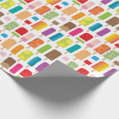 夏のアイスクリームのアイスキャンデーの凍結するデザートの御馳走 ラッピングペーパー (角)