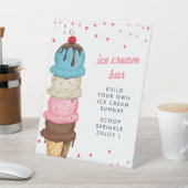 夏のアイスクリームバー モダンなウェディングシャワー 台座サイン (インサイチュ)