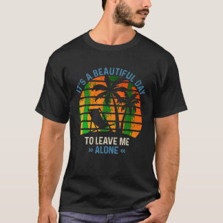 夏のアイディア一人で離れする美しい日 Tシャツ