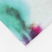 夏のアートネオンガーリーティール(緑がかった色)ピンク絞り染めパターン フリースブランケット (角)