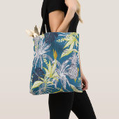 夏のカラフル熱帯葉林のと果物  トートバッグ (クローズアップ)