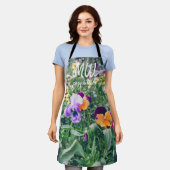 夏のカラフル田舎庭のパンジー エプロン (着用した状態)