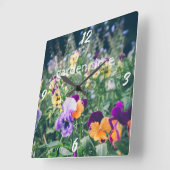 夏のカラフル田舎庭のパンジー スクエア壁時計 (傾斜)