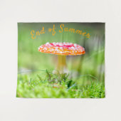 夏のキノコの写真の最後の秋赤と緑 タペストリー (正面(横))