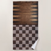 夏のゲーム – チェス、市松模様にチェス&バックギャモンデザイン ビーチタオル (正面)