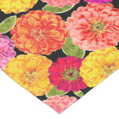 夏のジニアのピンクの黄色の花柄 ショートテーブルランナー (コーナー)