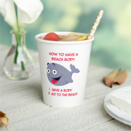 夏のビーチ体のおもしろい持ち方 紙コップ