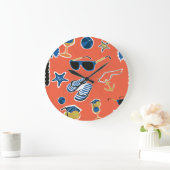 夏のビーチ:リラックスのシームレスなパターン。 ラージ壁時計 (ホーム)