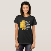 夏のワイルドフラワーとサンシャイン Tシャツ (正面フル)