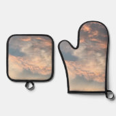 夏の夕日の空の青、ほこりっぽいピンク、灰色、黄色 鍋つかみ&鍋敷きセット (正面)