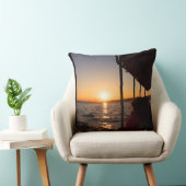 夏の夕暮れ時にボートに乗ったエーゲライフスタイル クッション (椅子)